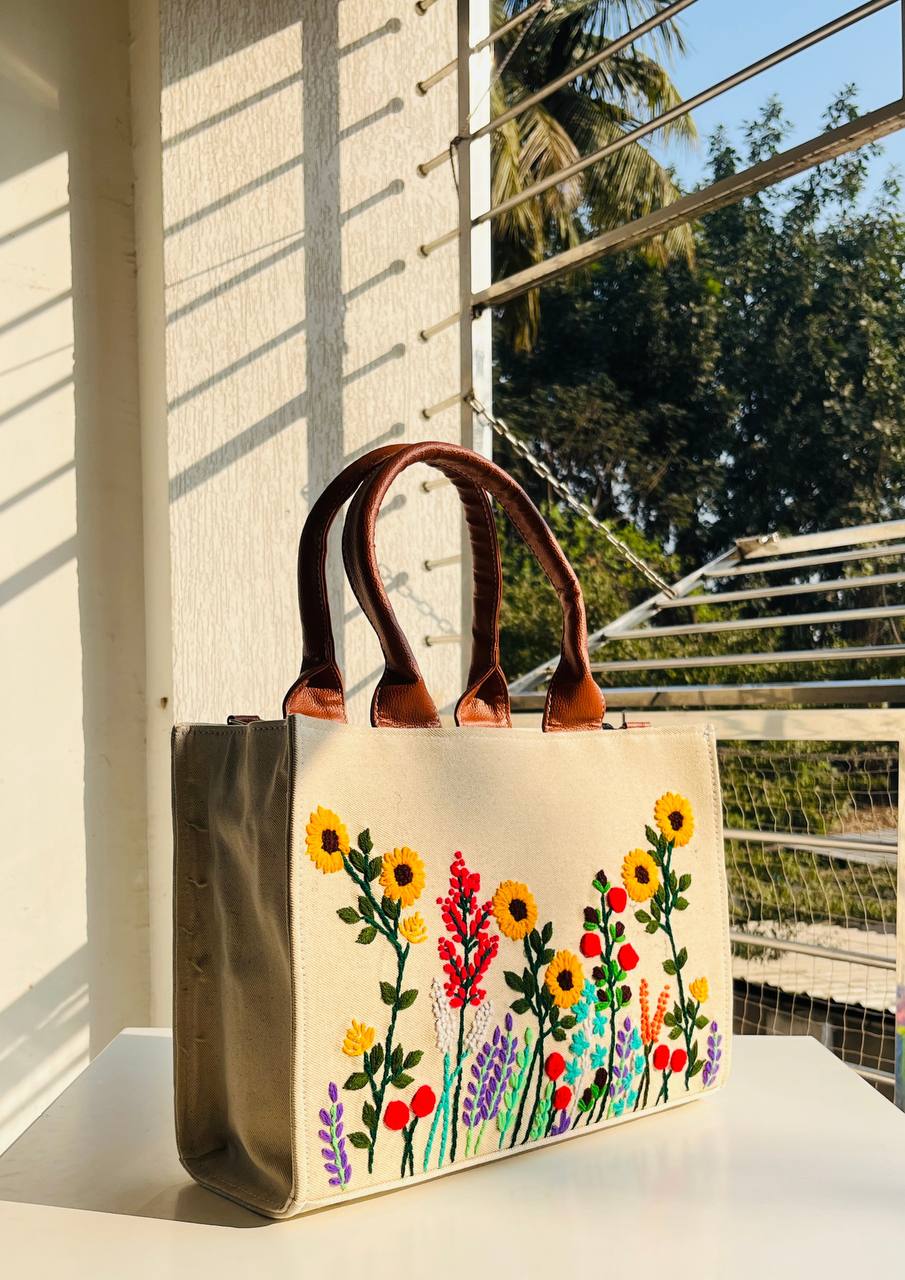 Hand Embroidery Garden Cream Tote bag